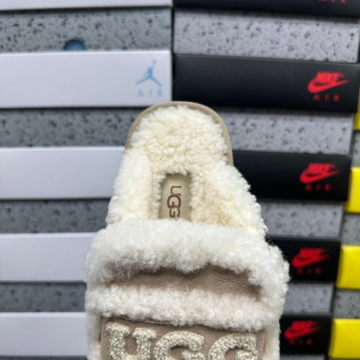 UGG Shearling Slide – Khaki