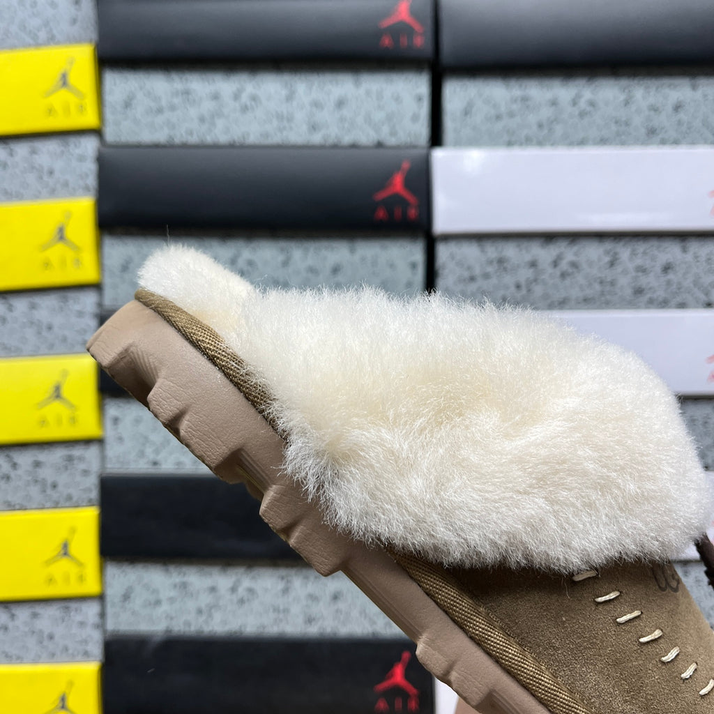UGG Funkette Shearling Clog – Olive & Cream