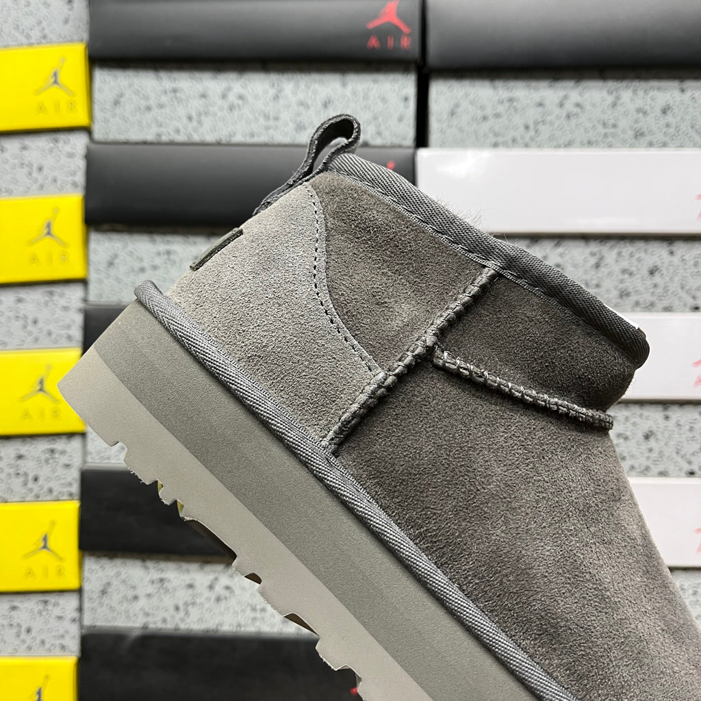 UGG Classic Ultra Mini Platform Boot – Grey