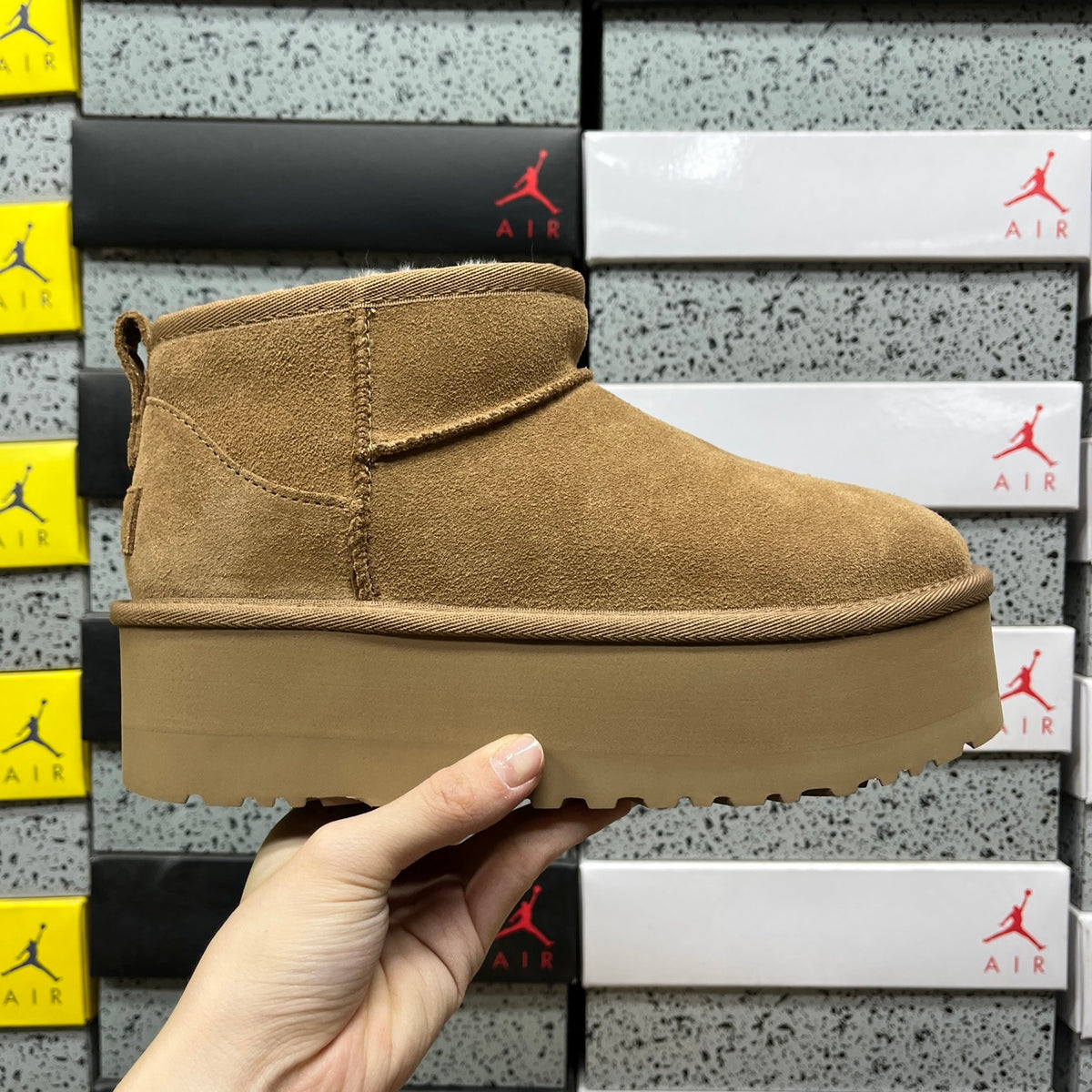 UGG Classic Ultra Mini Platform Boot – Chestnut