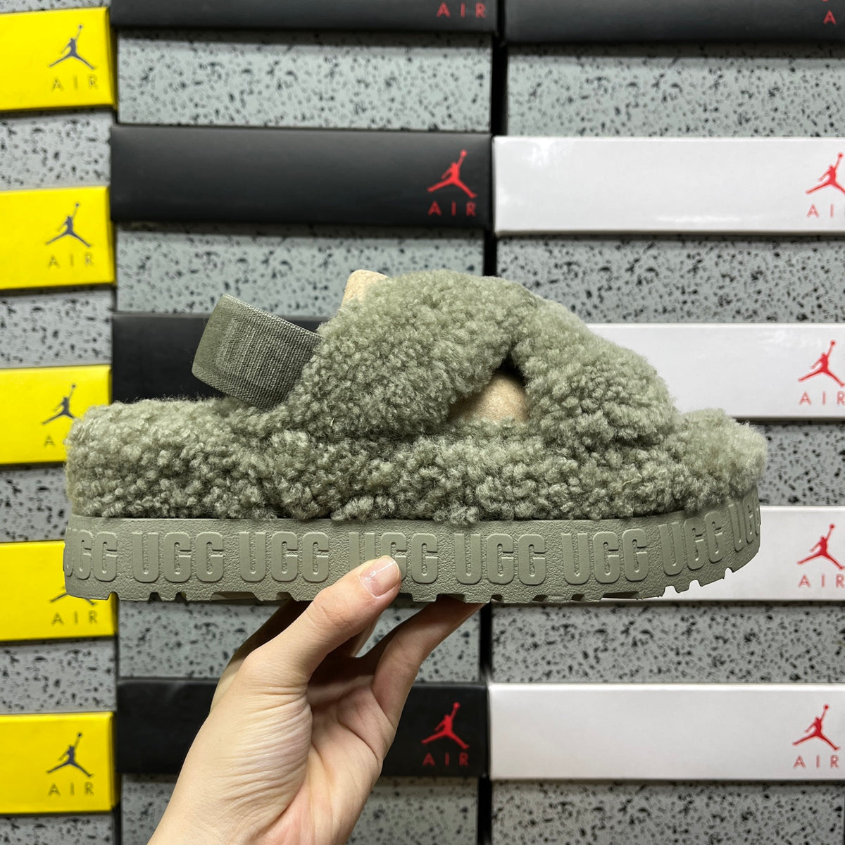 UGG Maxi Curly Slide – Sage Green