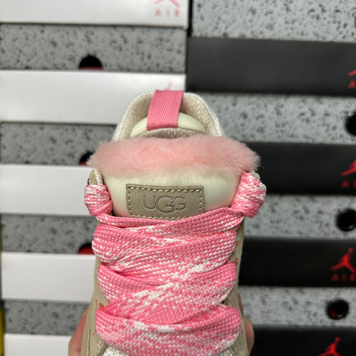 UGG Lowmel Sneaker – Sand & Pink