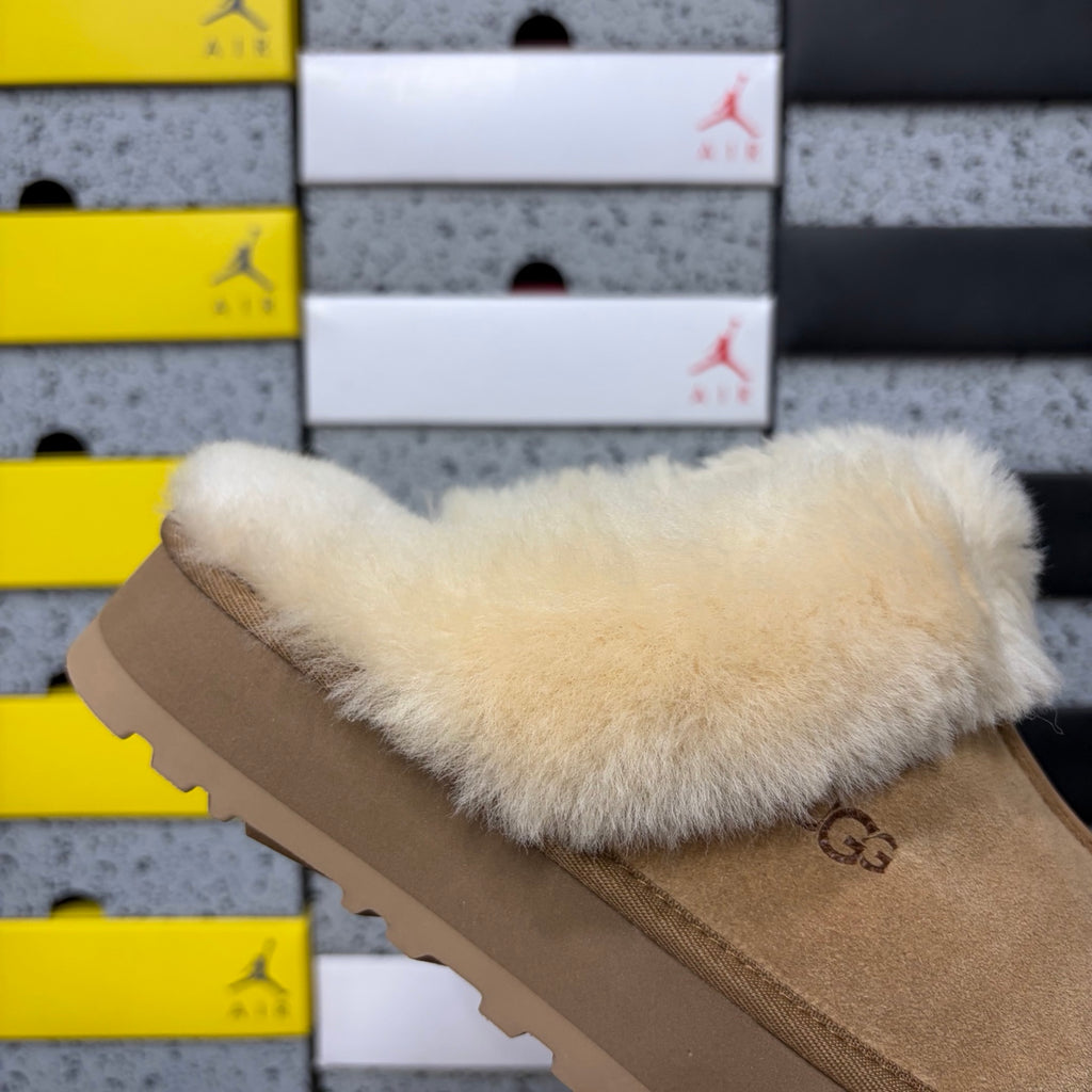 UGG Fluffy Platform Slide – Chestnut