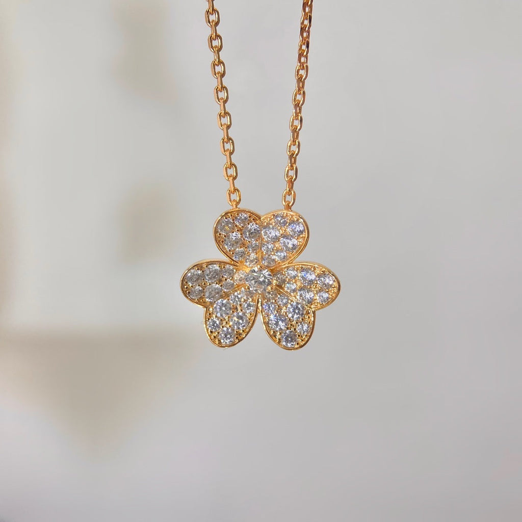 Van Cleef & Arpels FLOWER DIAMOND NECKLACE