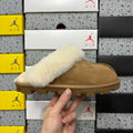 UGG Scuffette Slipper – Chestnut & Cream