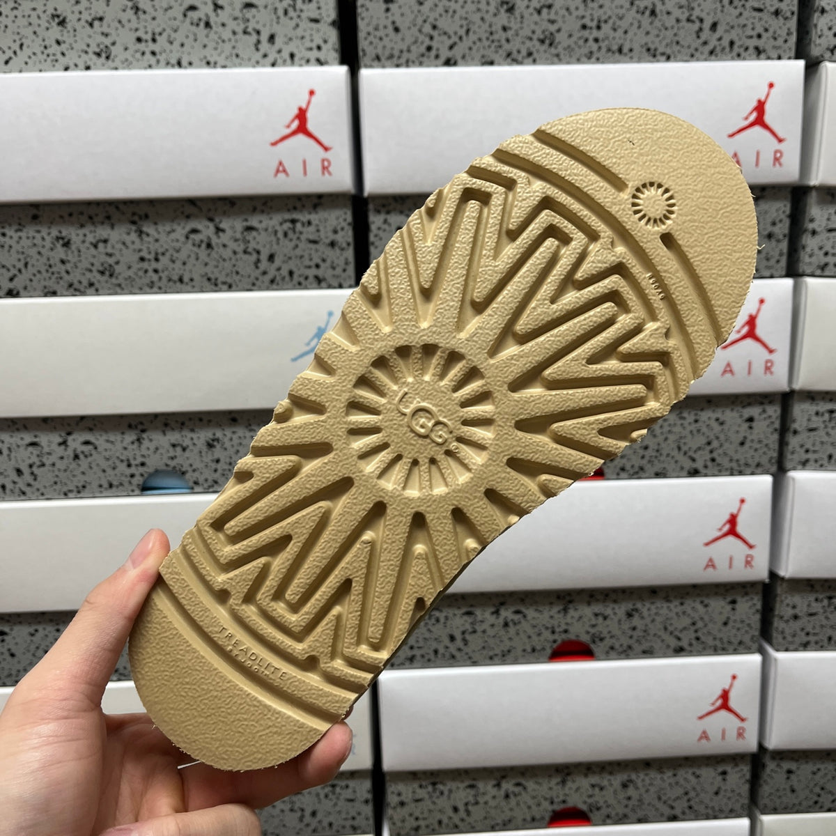 UGG Tasman Slipper – Butter Cream