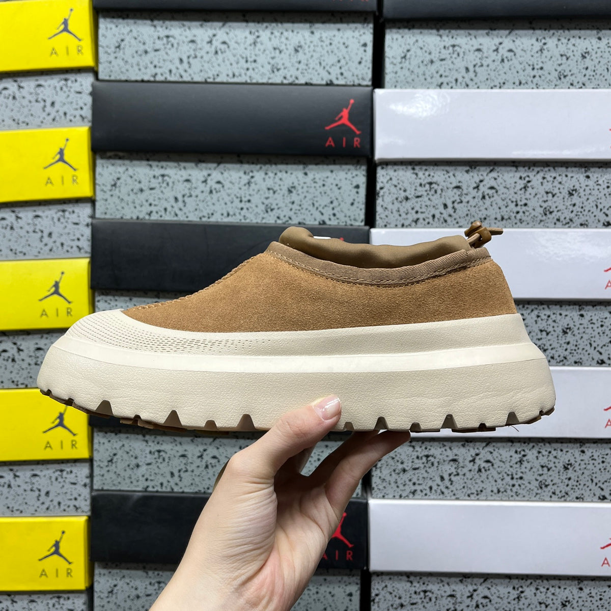 UGG Tasman Platform Mule – Chestnut