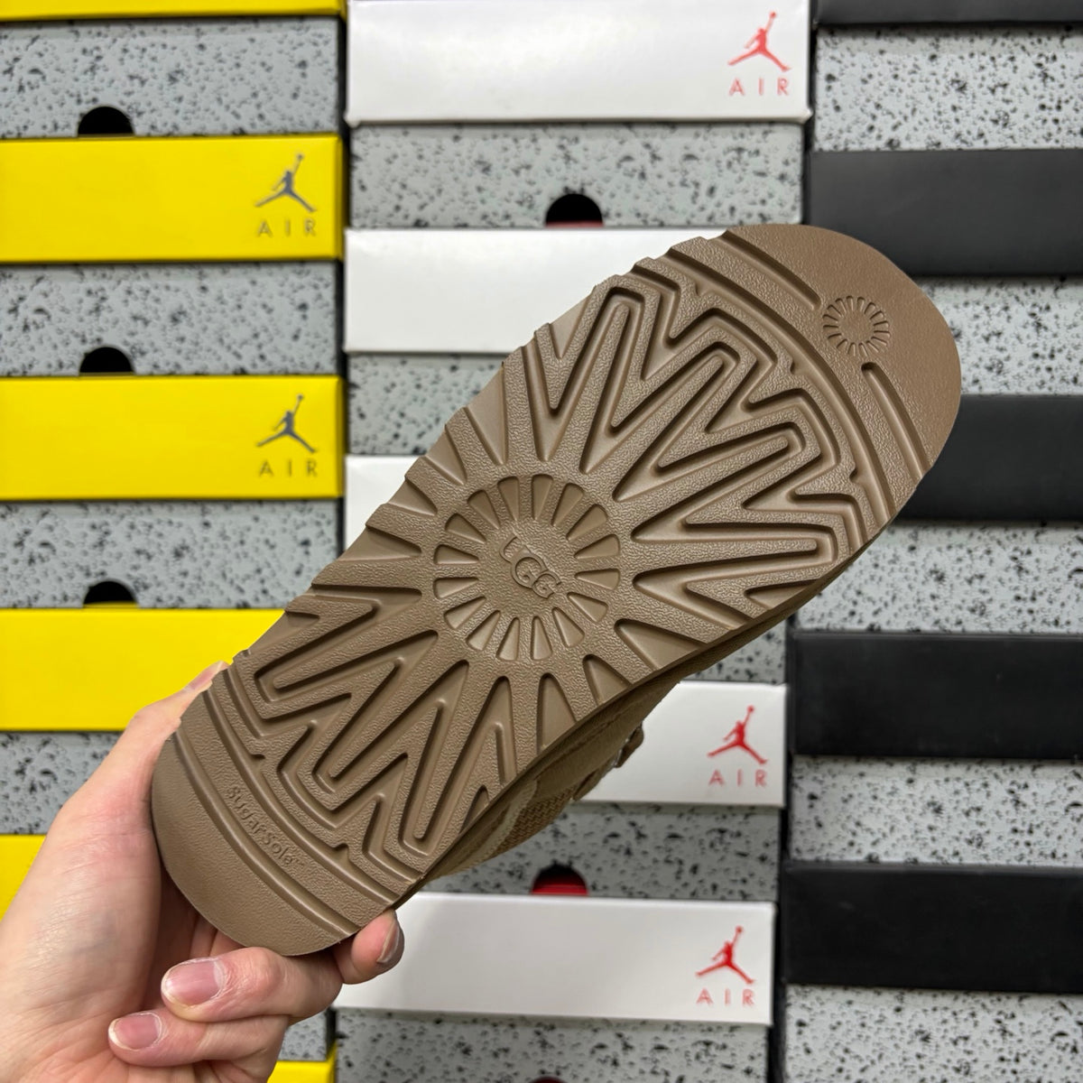 UGG Lowmel Sneaker – Sand