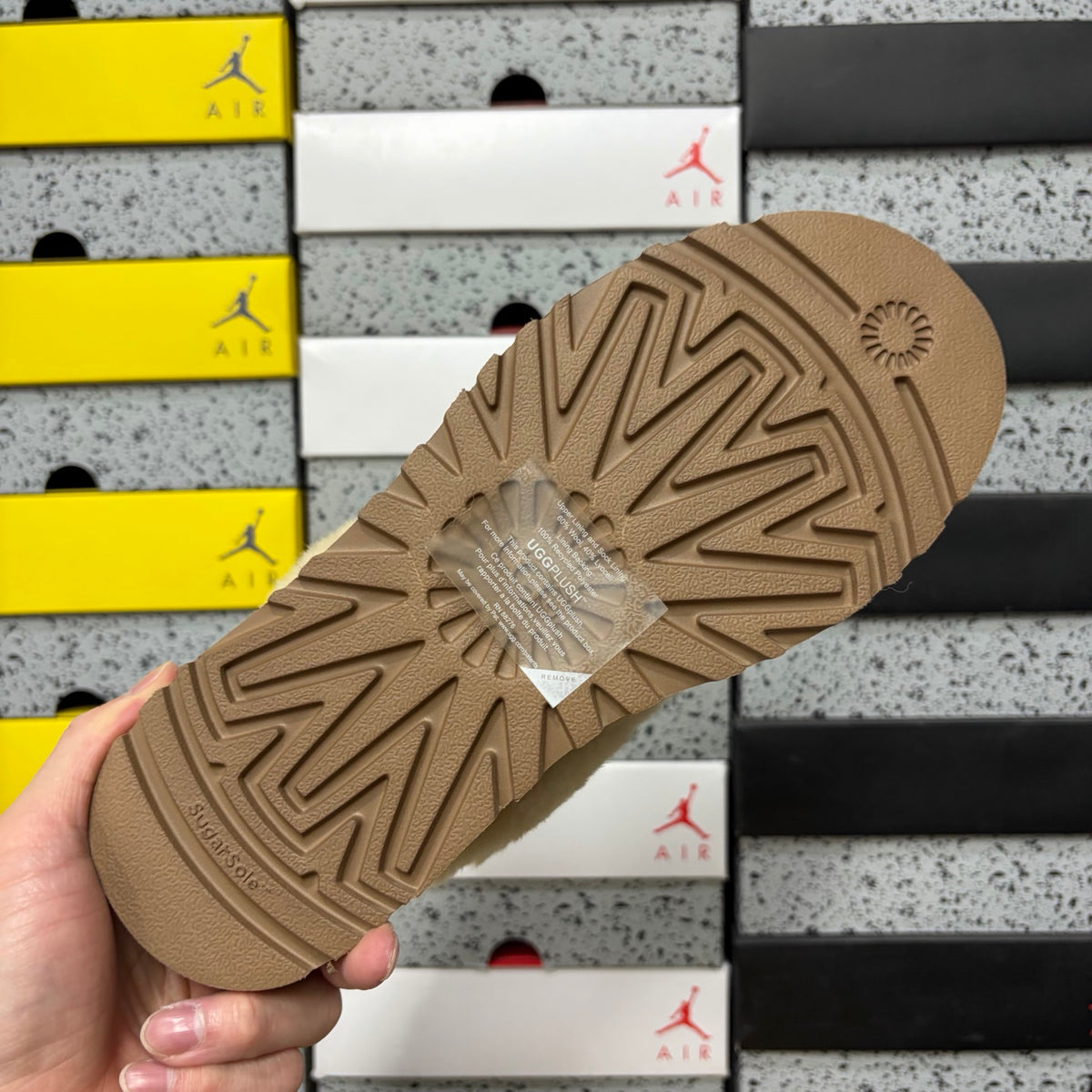 UGG Fluffy Platform Slide – Chestnut