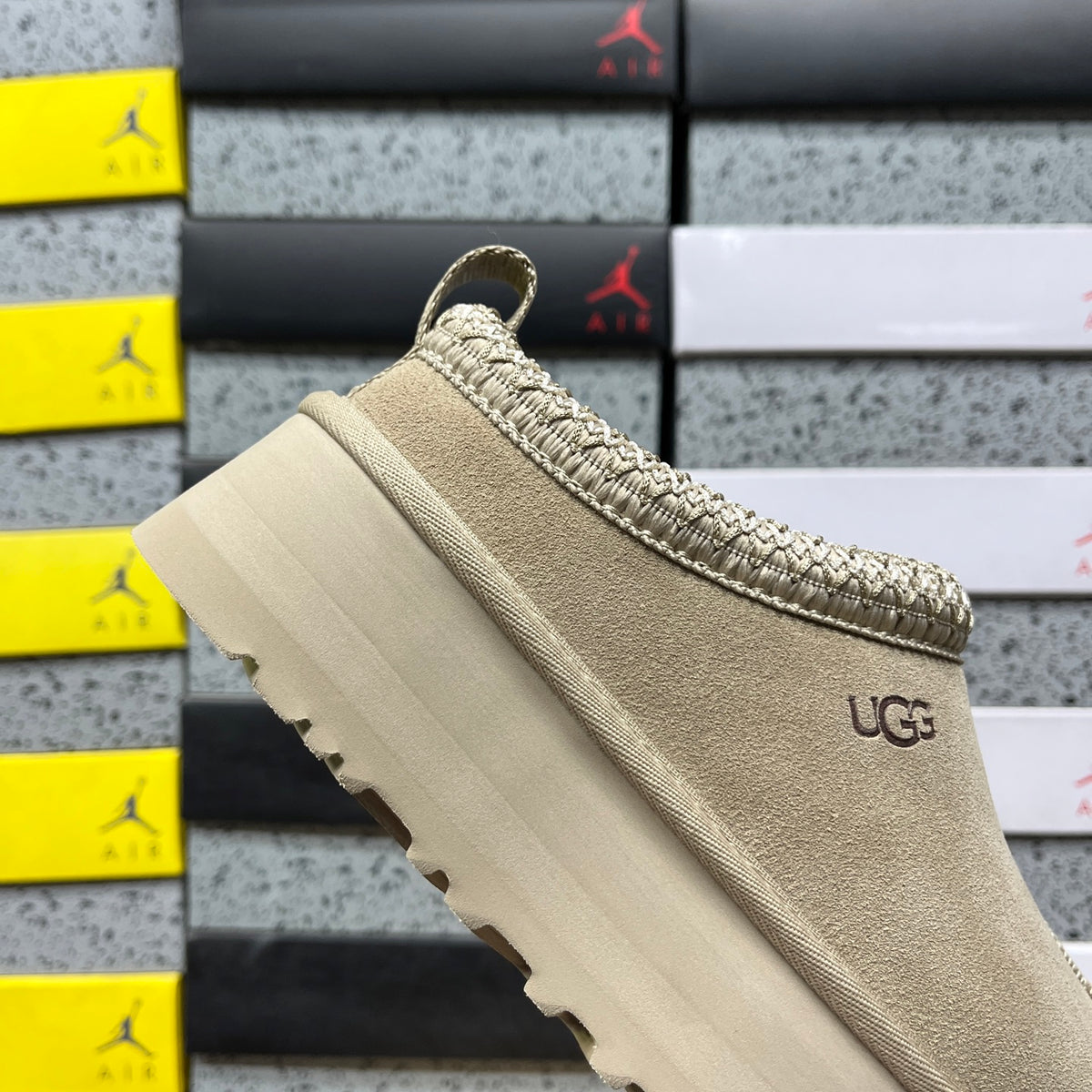 UGG Tazz II Platform Slipper – Sand
