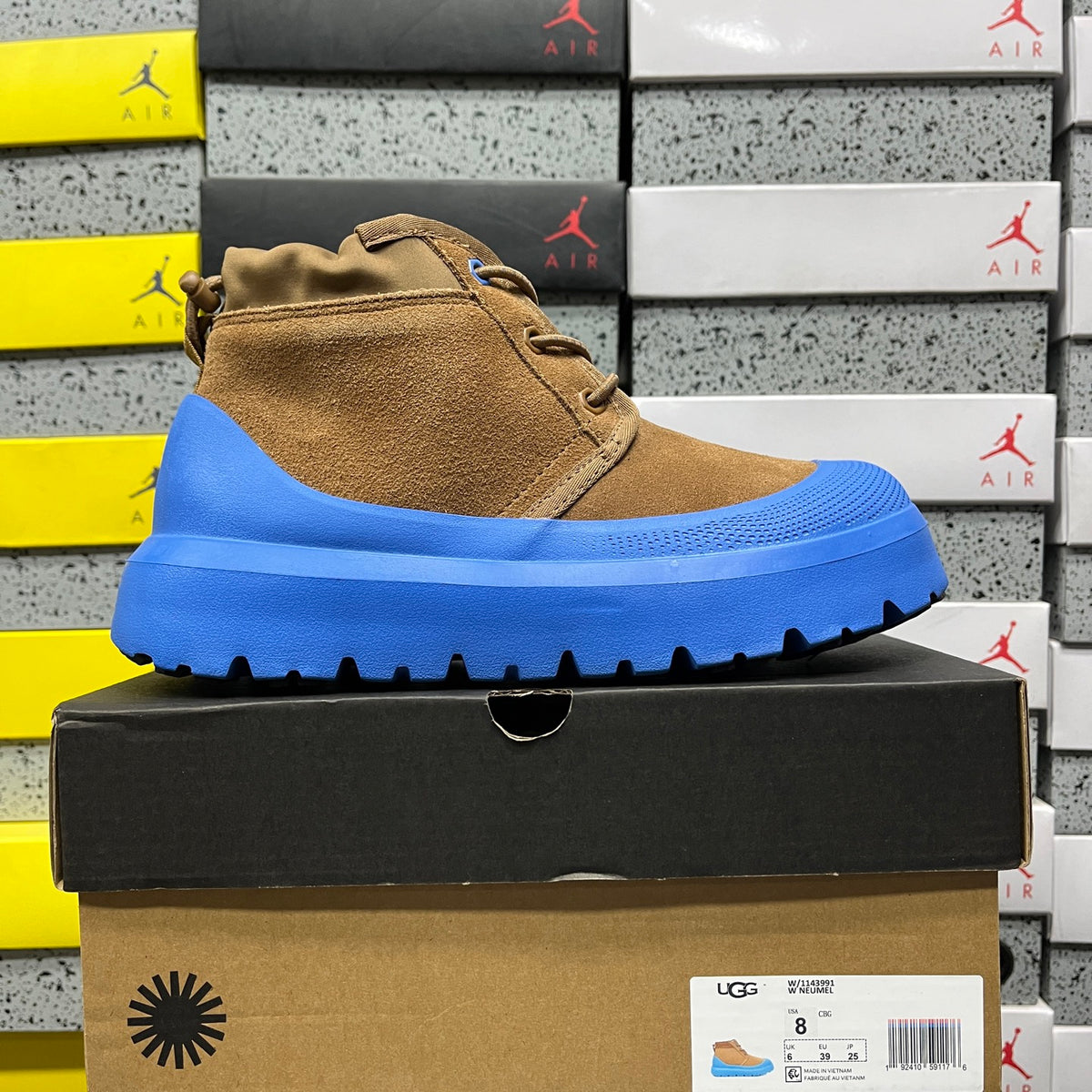 UGG Neumel Lace-Up Boot – Caramel/Blue