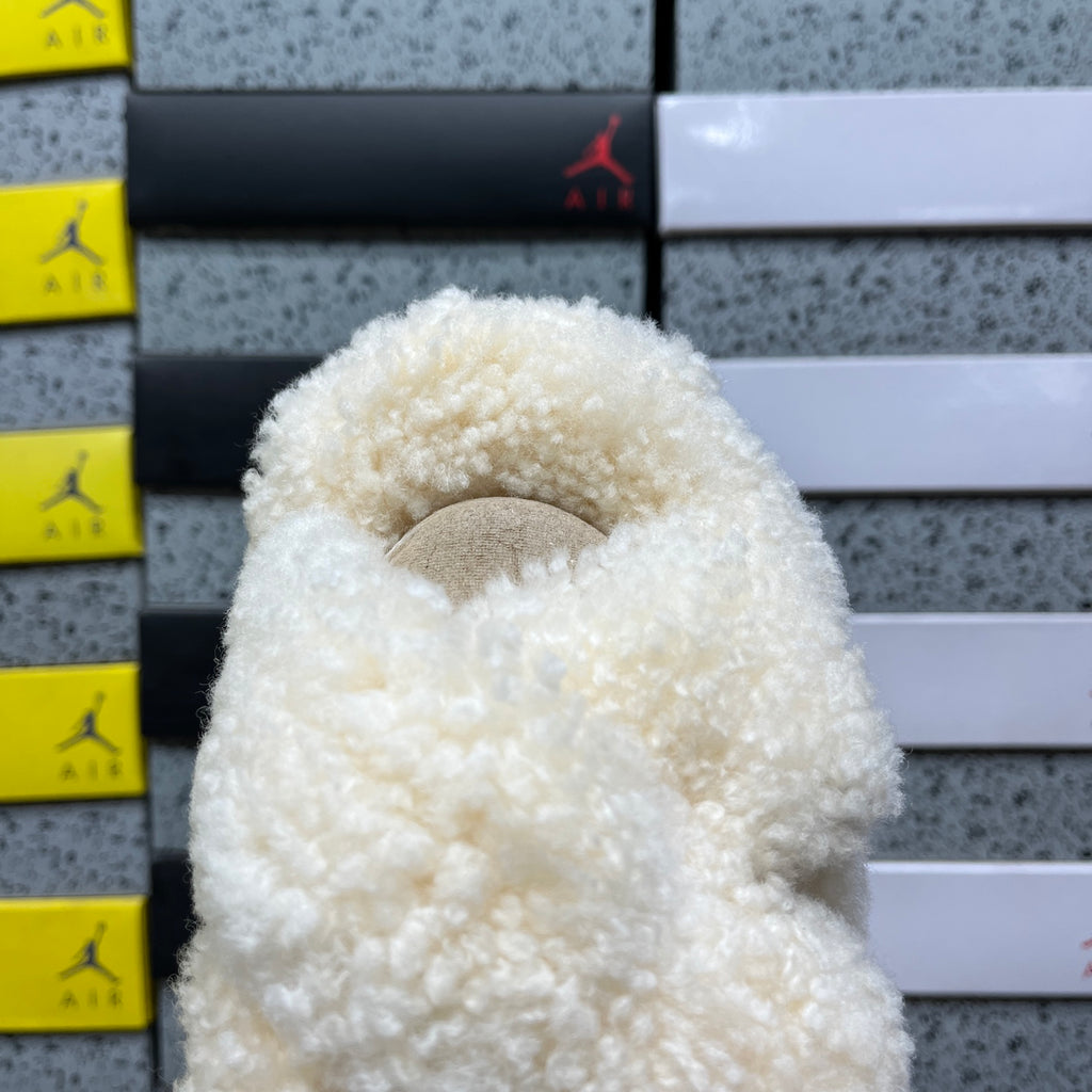 UGG Maxi Curly Slide – Cream