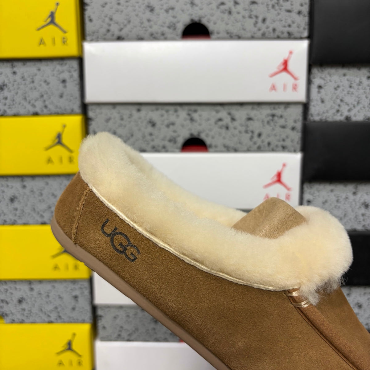 UGG Ansley Slipper – Chestnut
