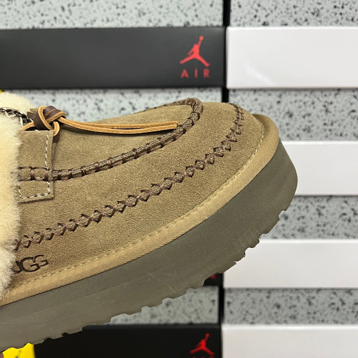 UGG Alpine Short Boot – Walnut