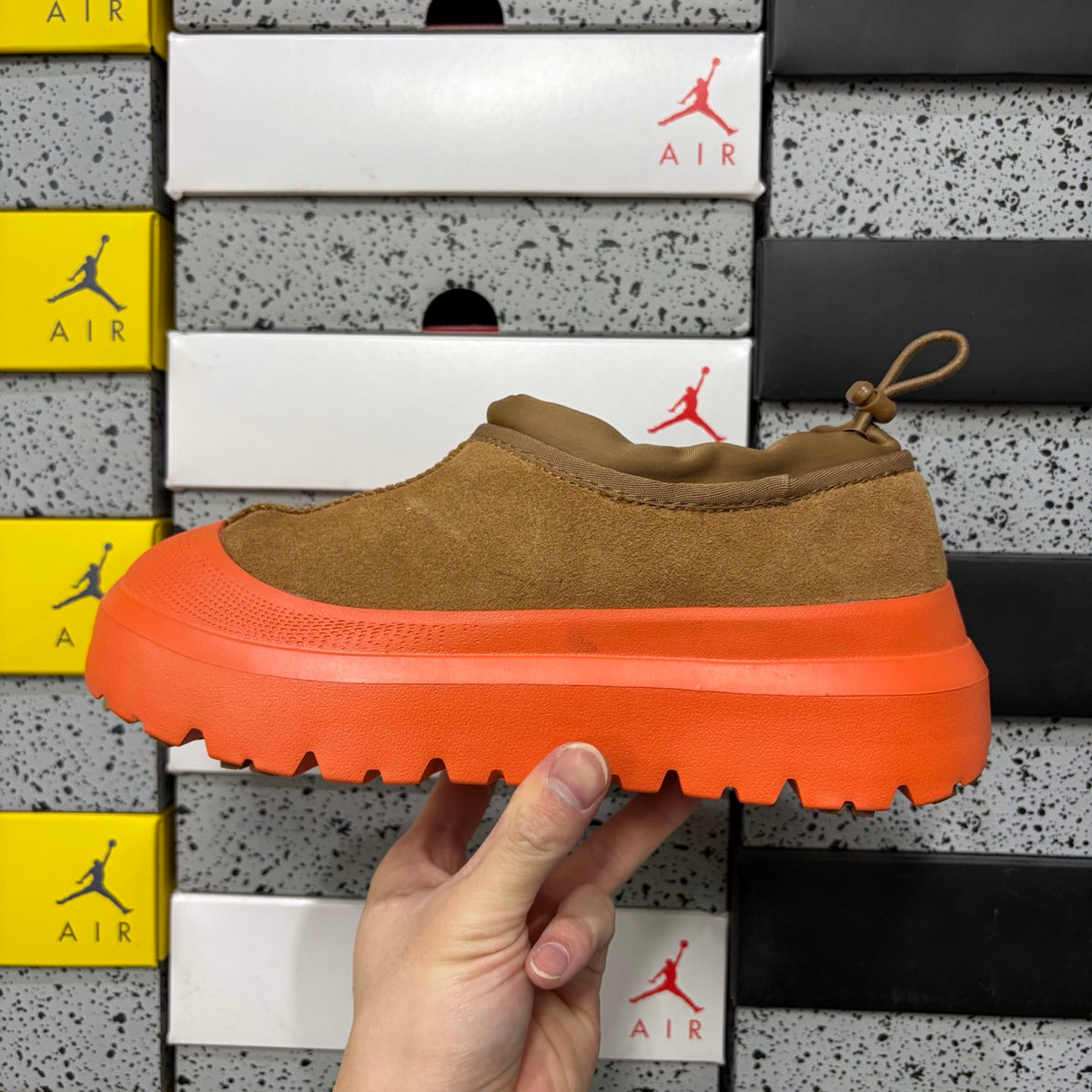 UGG Tasman Weather Hybrid – Chestnut & Orange