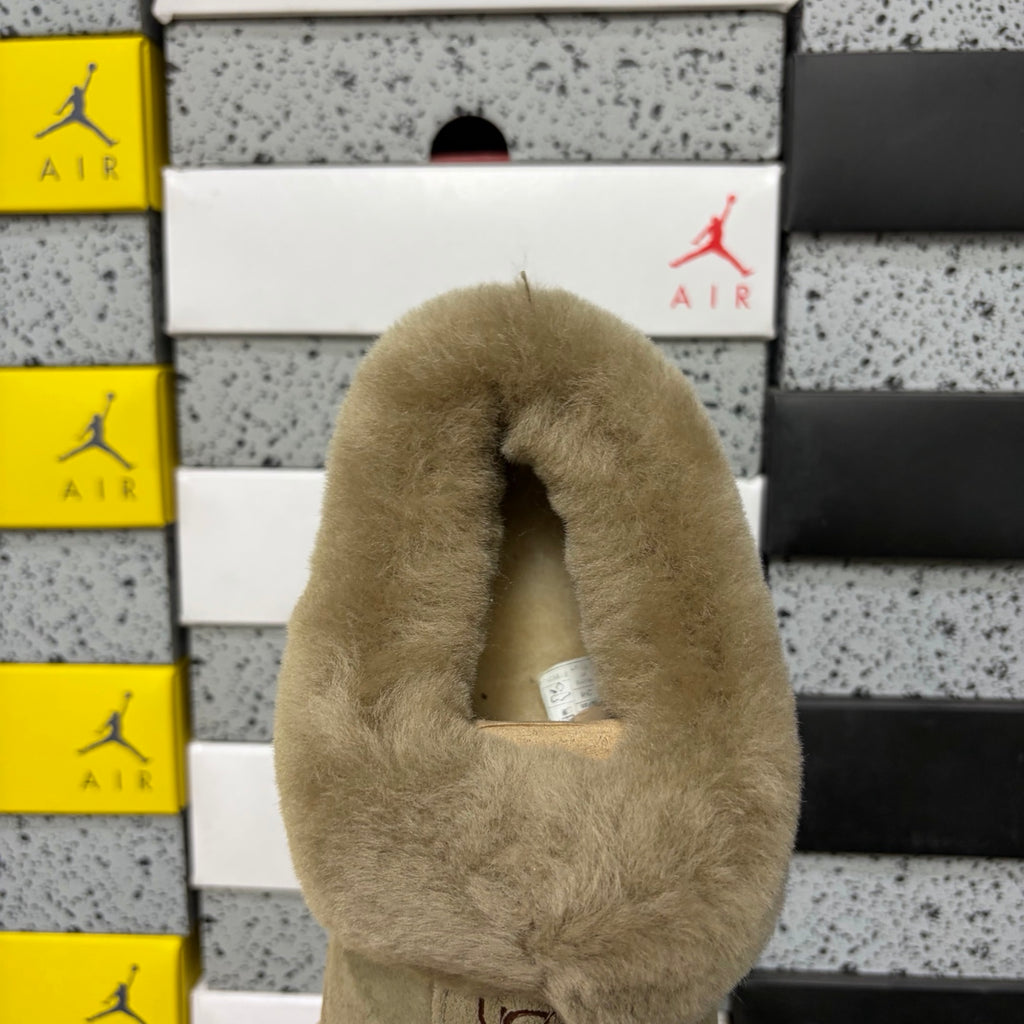 UGG Tazz Platform Slipper – Sand Fawn