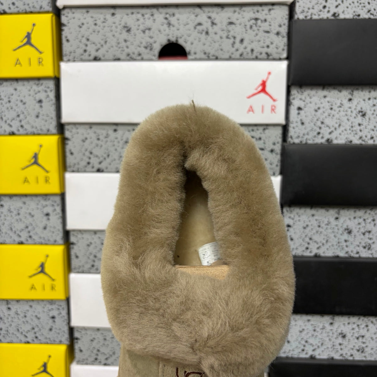 UGG Tazz Platform Slipper – Sand Fawn