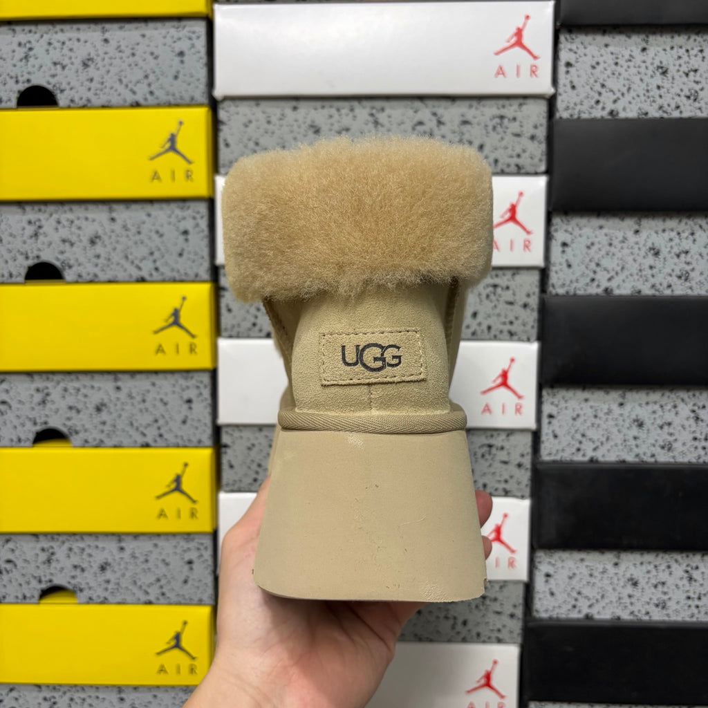 UGG Esmi Short Boot – Sand