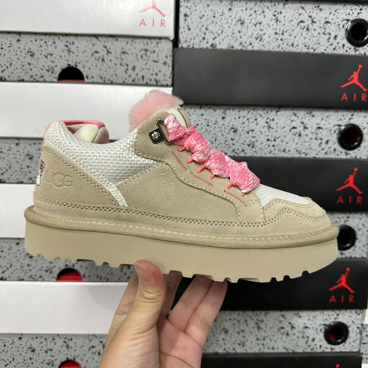 UGG Lowmel Sneaker – Sand & Pink