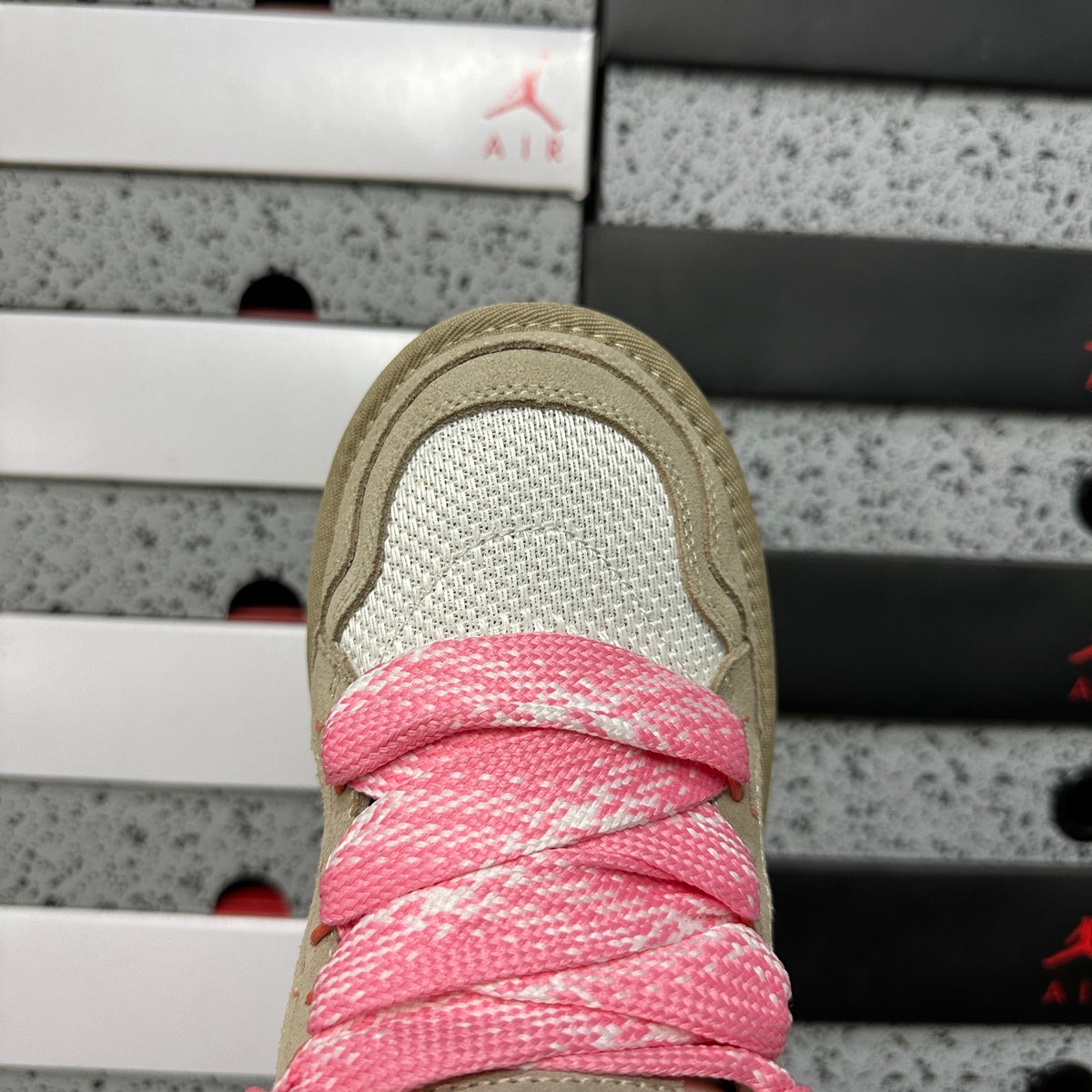 UGG Lowmel Sneaker – Sand & Pink