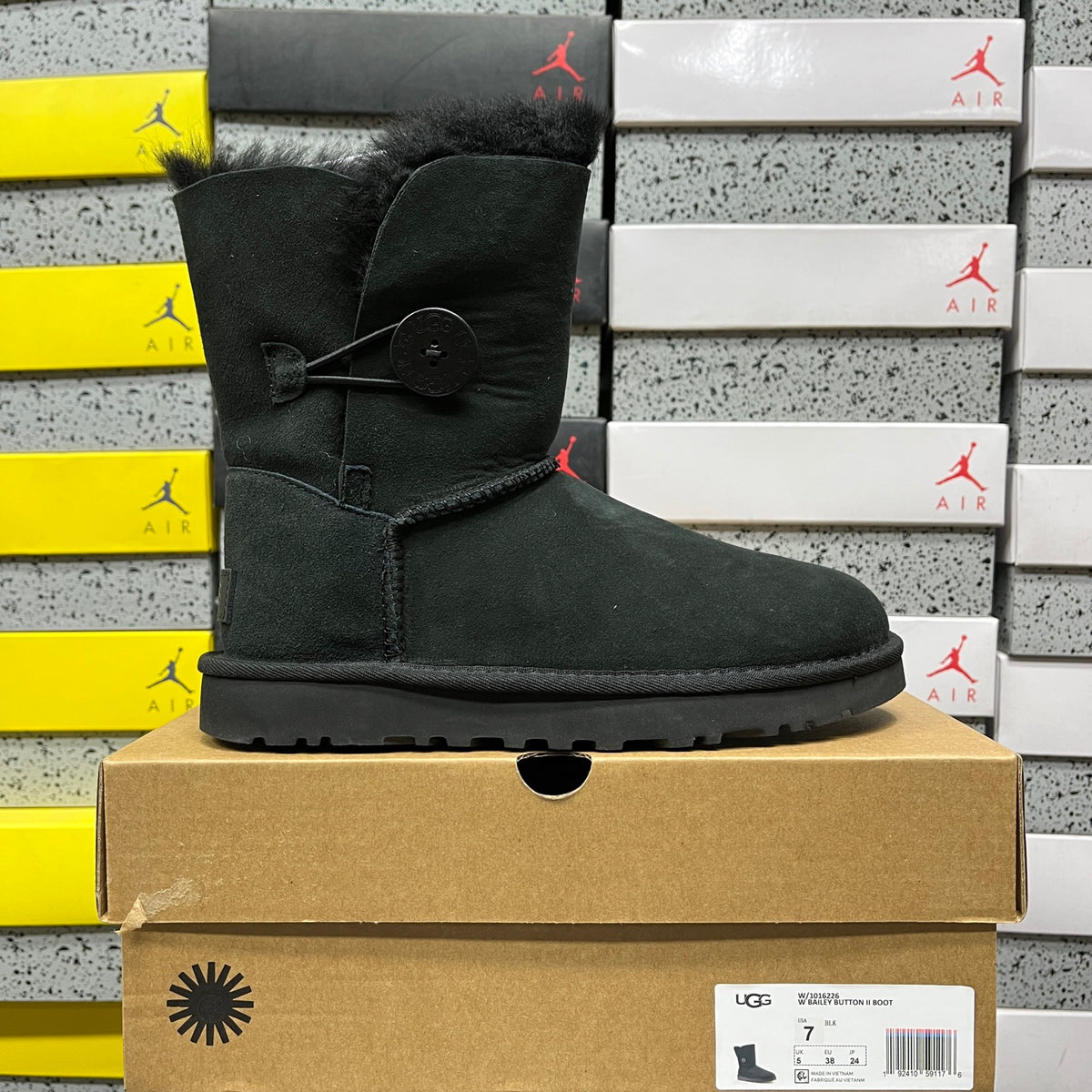 UGG Classic Short II Boot – Black