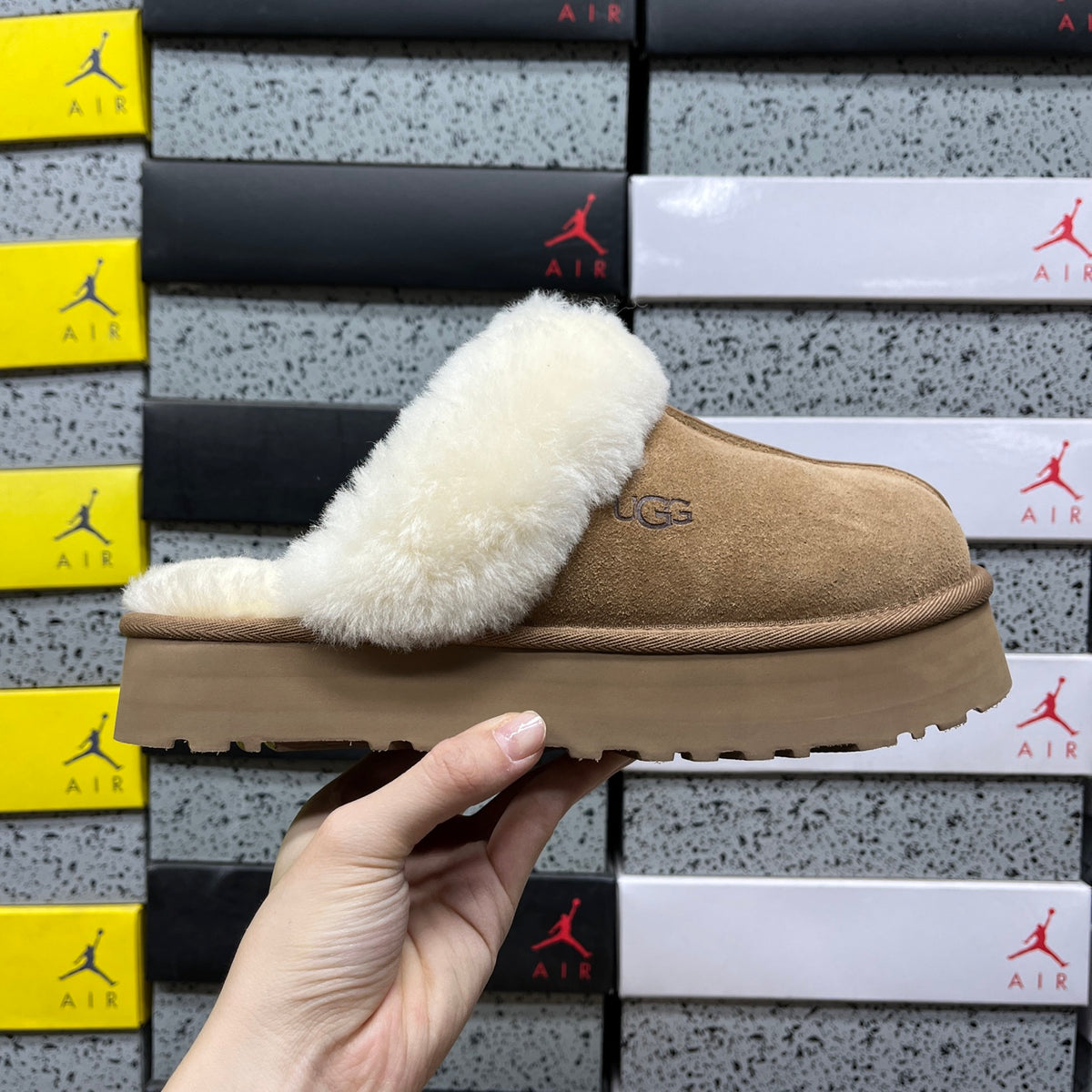 UGG Tasman Slipper – Chestnut