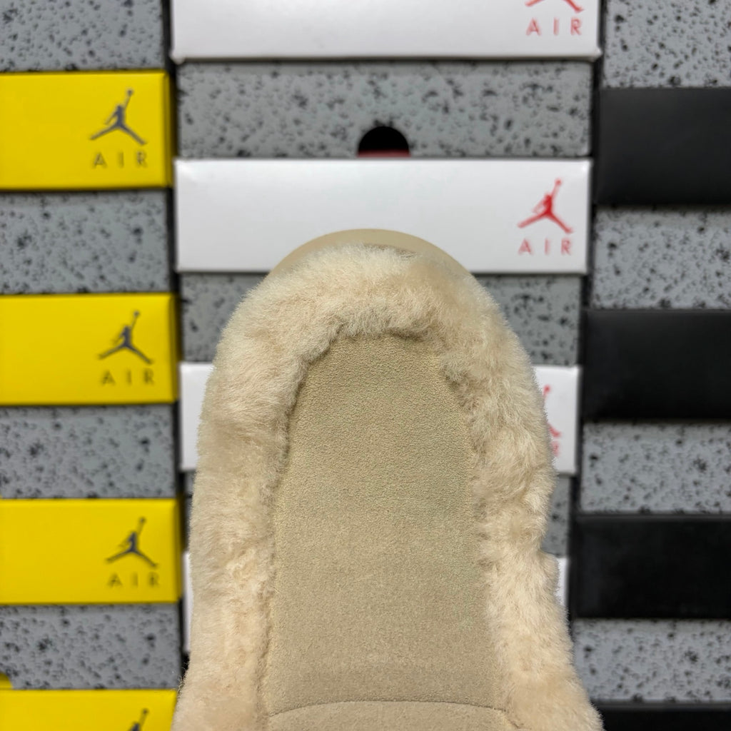 UGG Esmi Short Boot – Sand