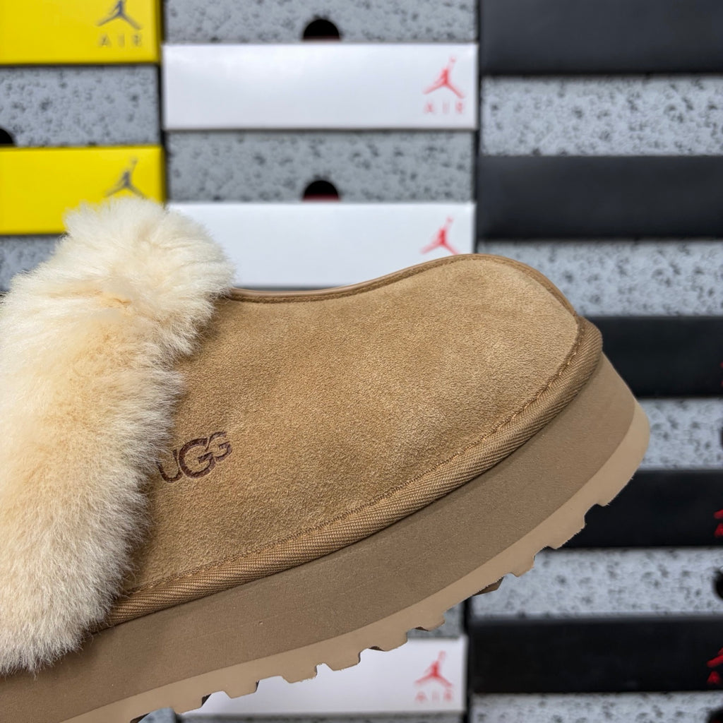 UGG Fluffy Platform Slide – Chestnut