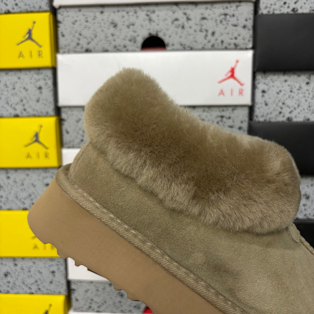 UGG Tazz Platform Slipper – Sand Fawn