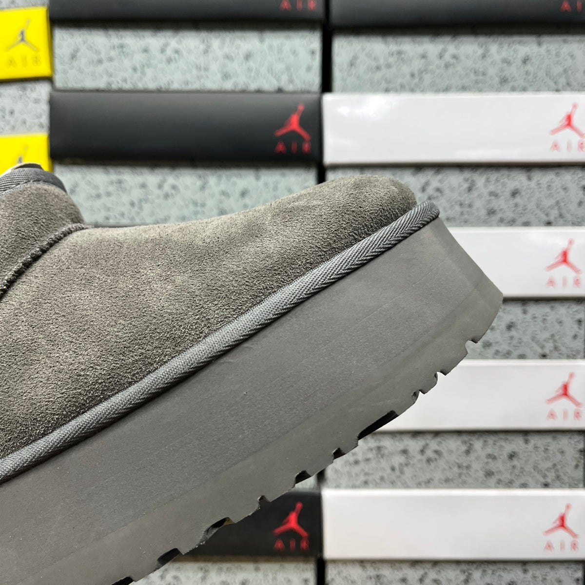 UGG Classic Ultra Mini Platform Boot – Charcoal