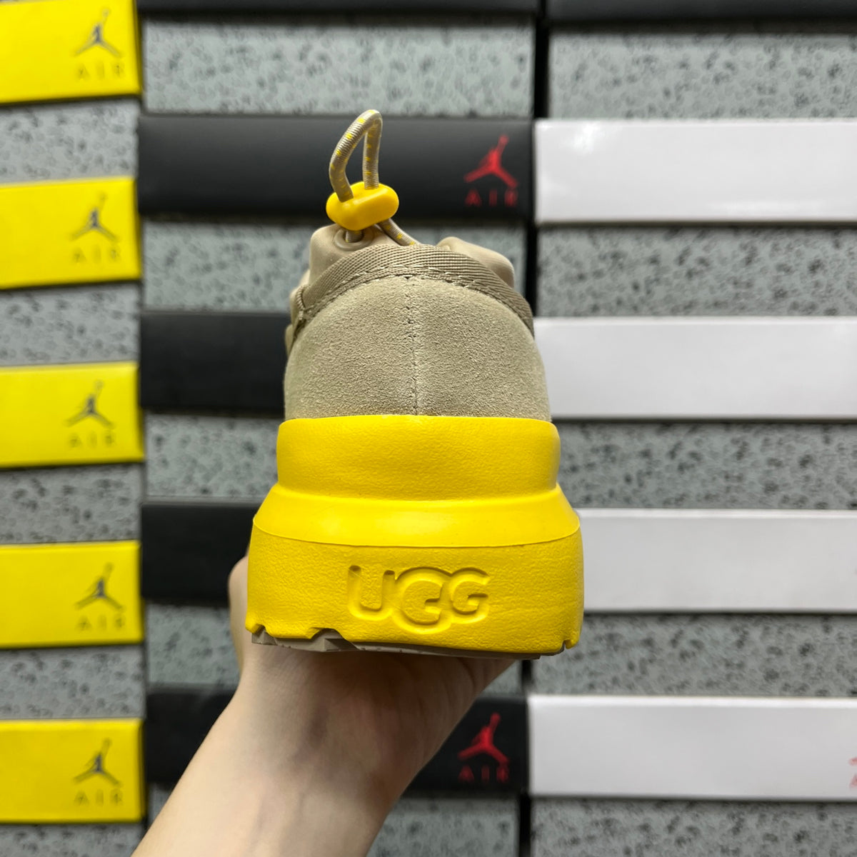 UGG Tasman Platform Mule – Sand & Yellow
