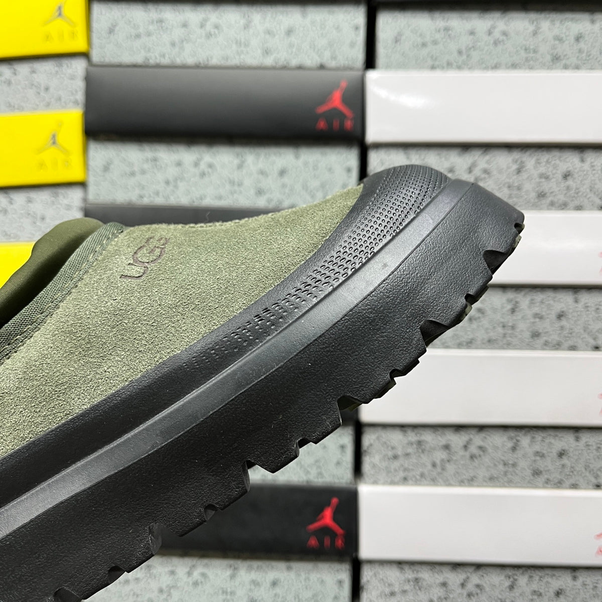 UGG Tasman Platform Mule – Army Green & Black