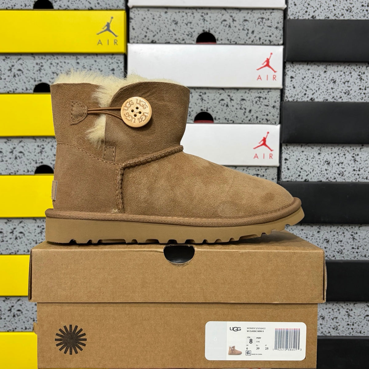 UGG Bailey Button Mid Boot – Chestnut