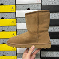 UGG Classic Short Boot – Chestnut