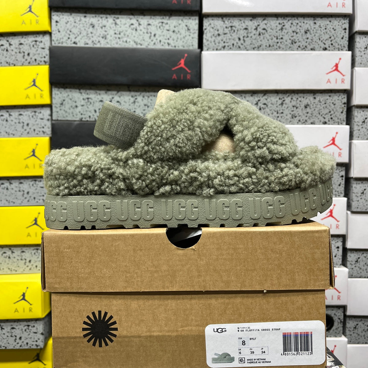 UGG Maxi Curly Slide – Sage Green