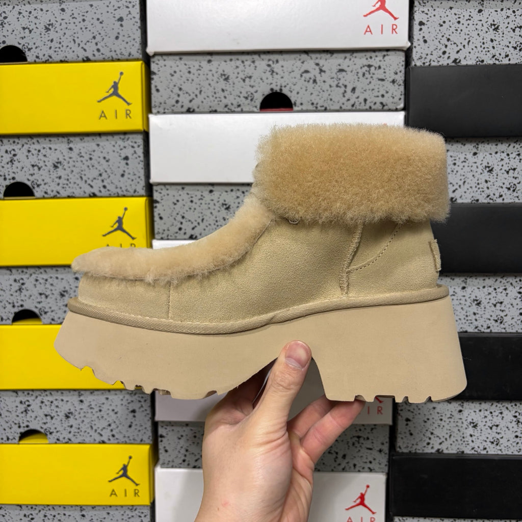 UGG Esmi Short Boot – Sand