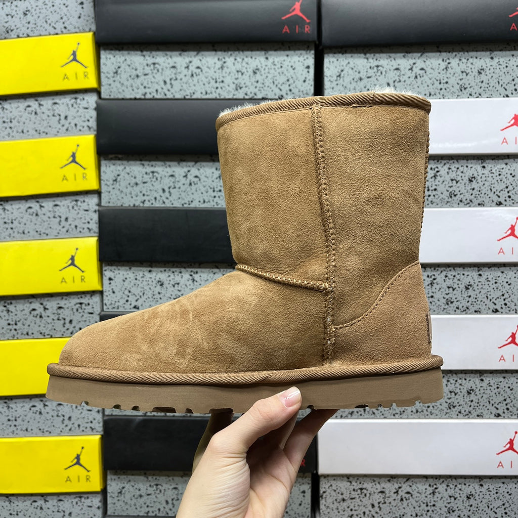 UGG Classic Short II Boot – Chestnut