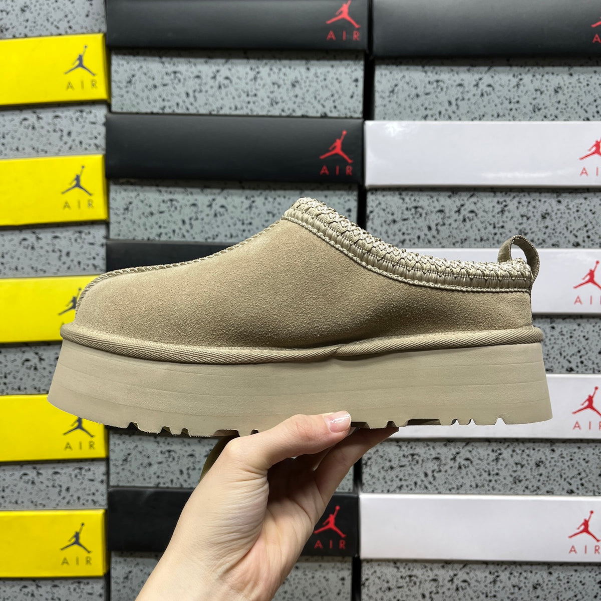 UGG Tazz II Platform Slipper – Sand