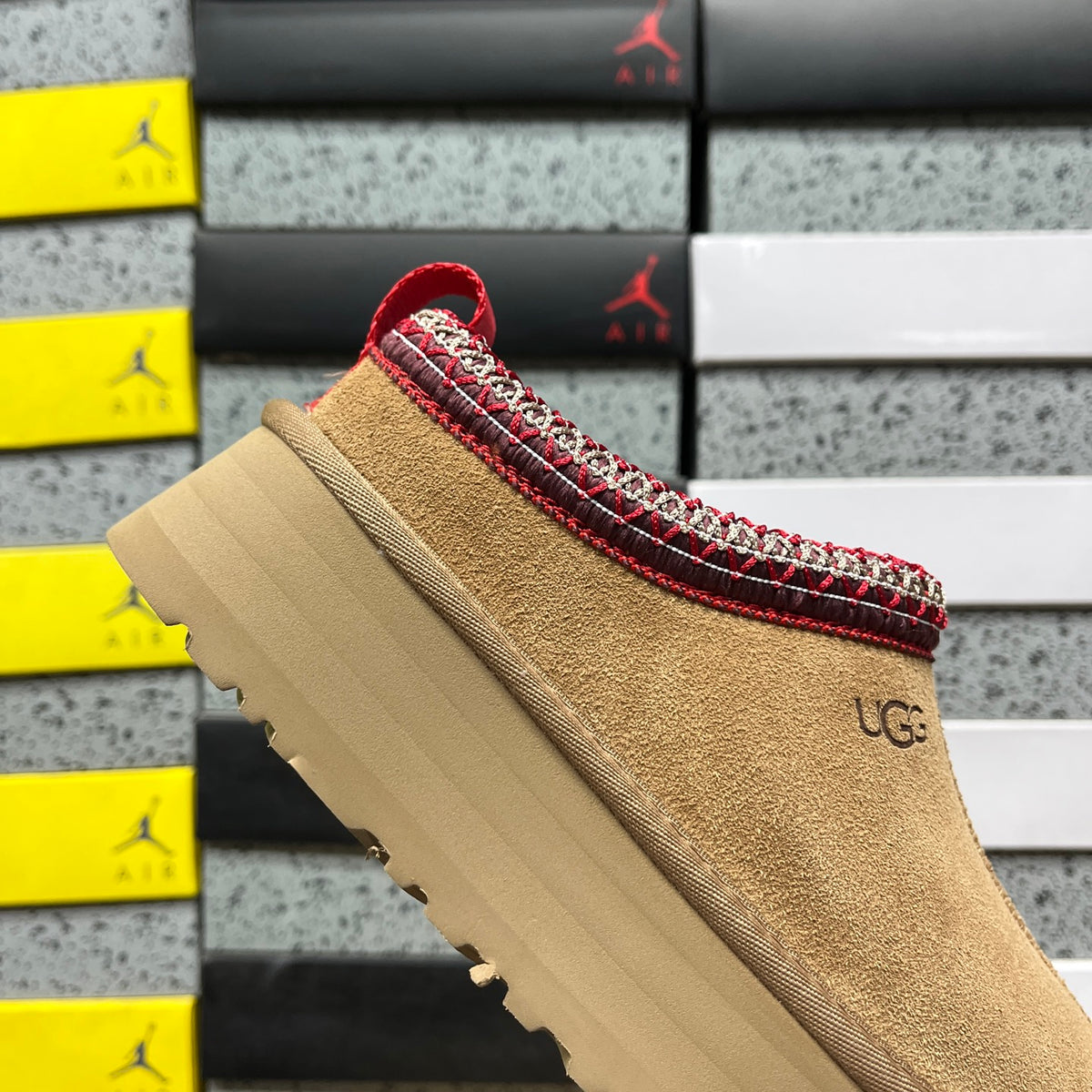 UGG Tazz II Platform Slipper – Chestnut