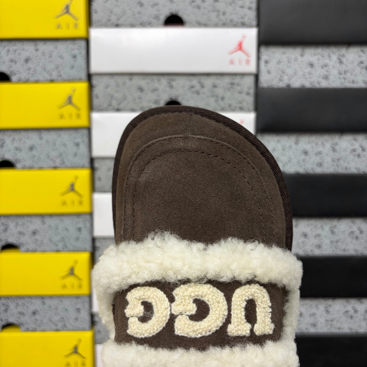 UGG Shearling Slide – Chocolate