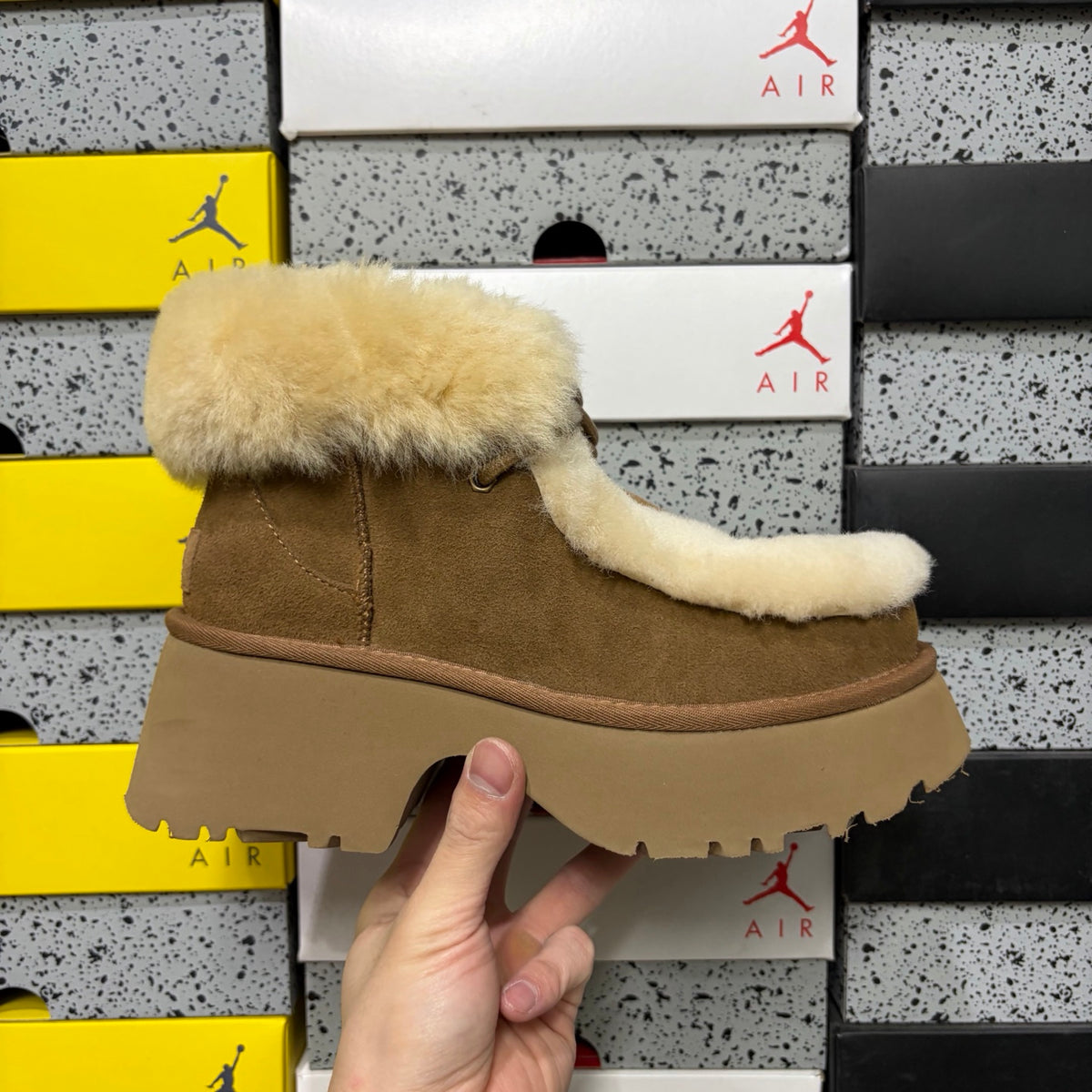 UGG Esmi Short Boot – Chestnut