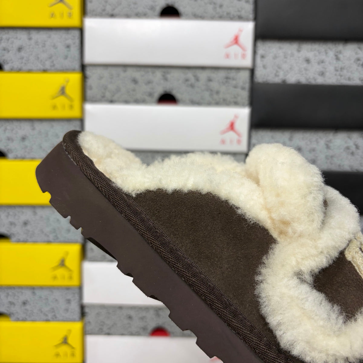 UGG Shearling Slide – Chocolate