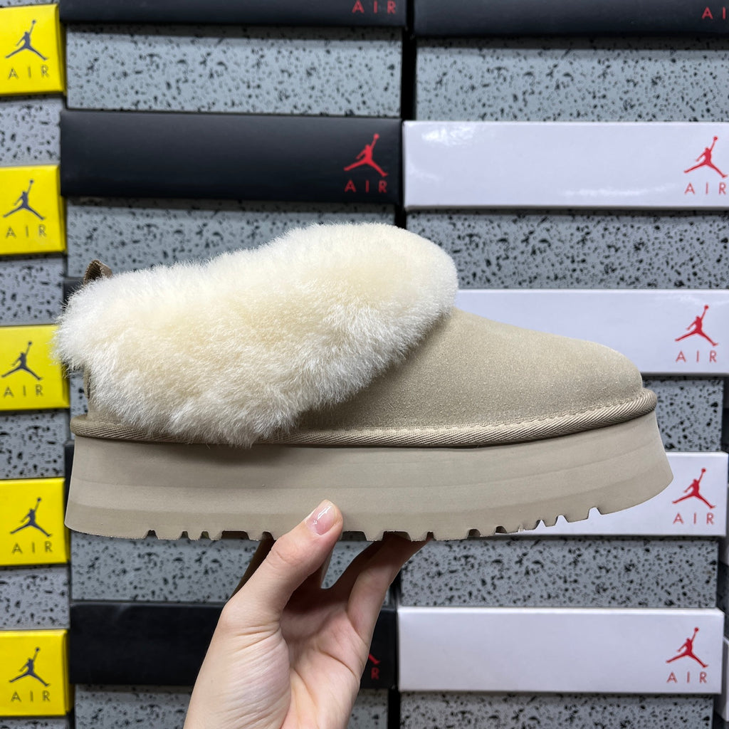 UGG Classic Short Boot – Sand