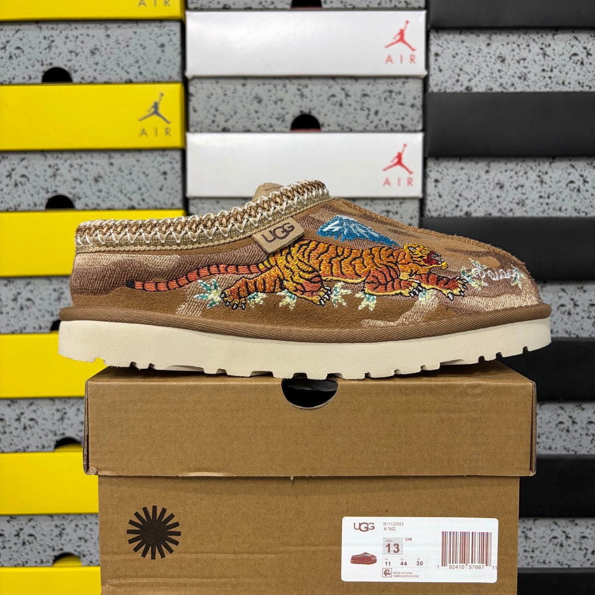 UGG Tasman Tiger Embroidery Slipper – Chestnut