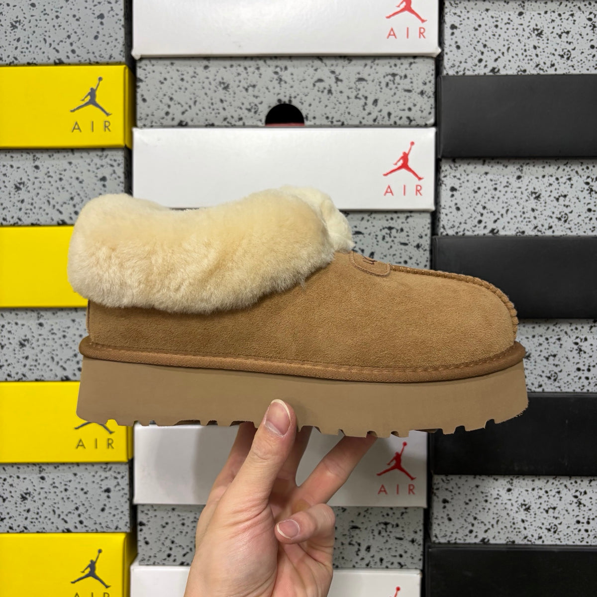 UGG Tazz Platform Slipper – Chestnut