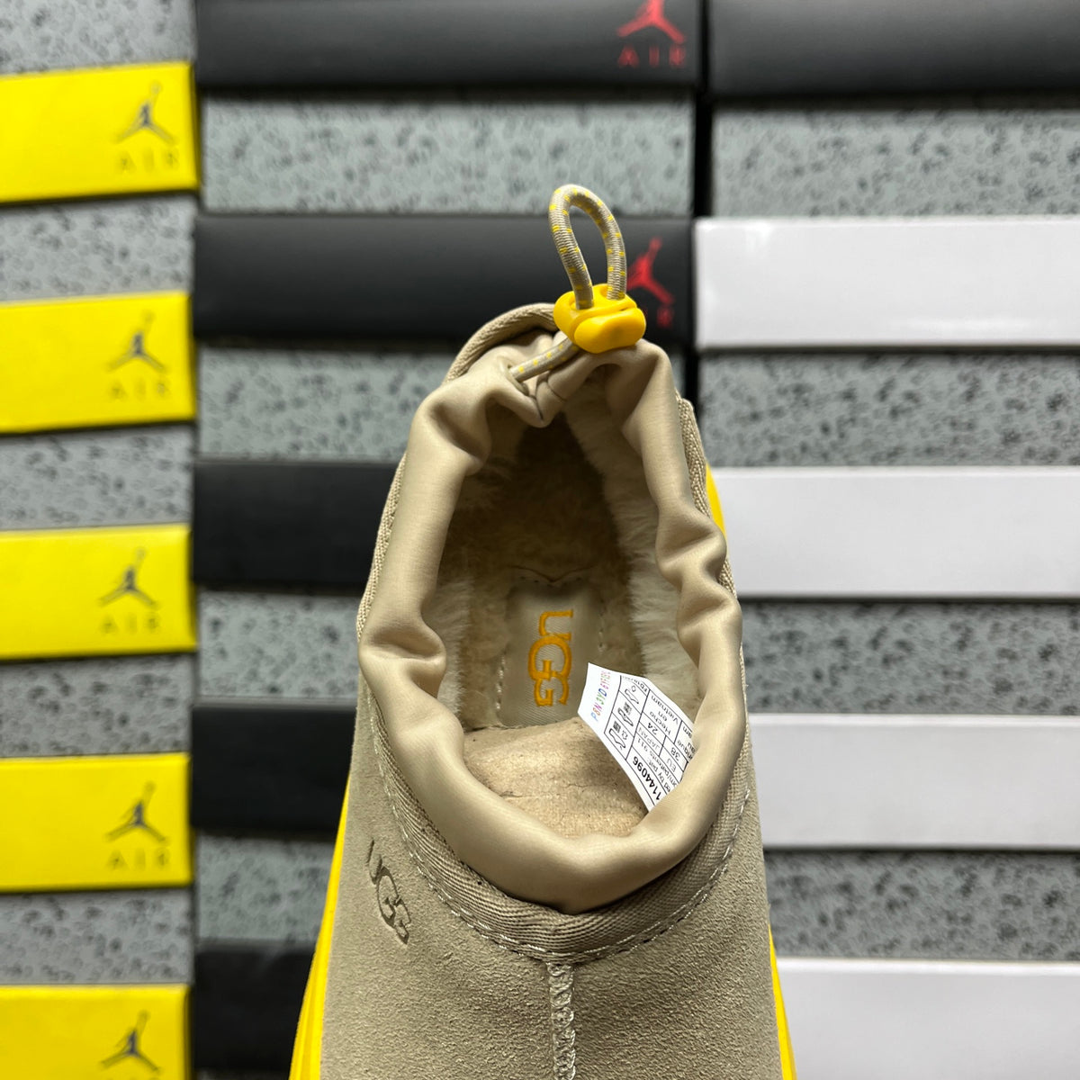 UGG Tasman Platform Mule – Sand & Yellow