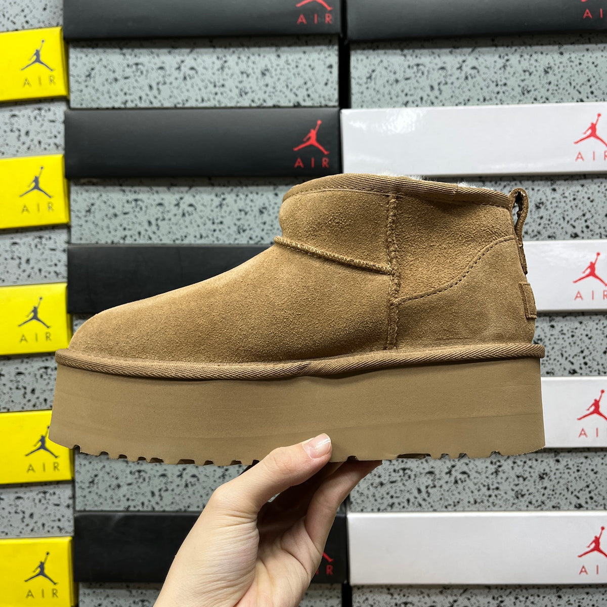 UGG Classic Ultra Mini Platform Boot – Chestnut