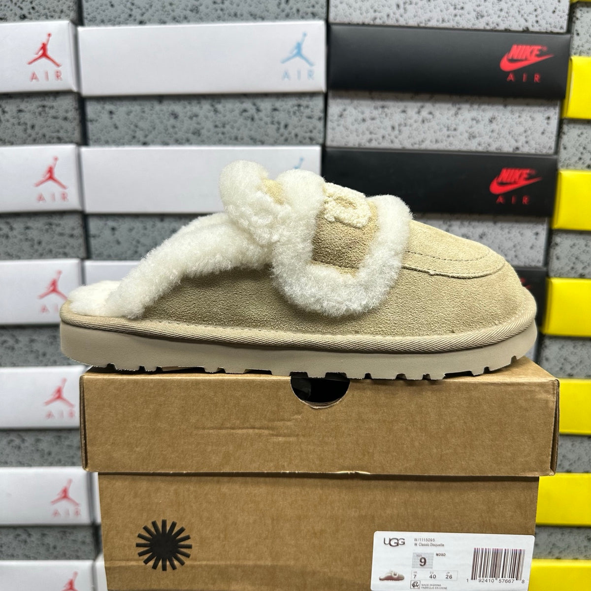 UGG Shearling Slide – Sand