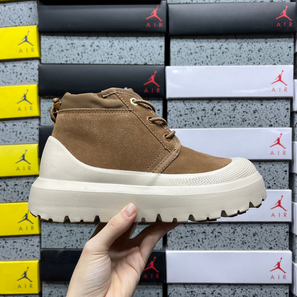 UGG Neumel Lace-Up Boot – Chestnut/Cream