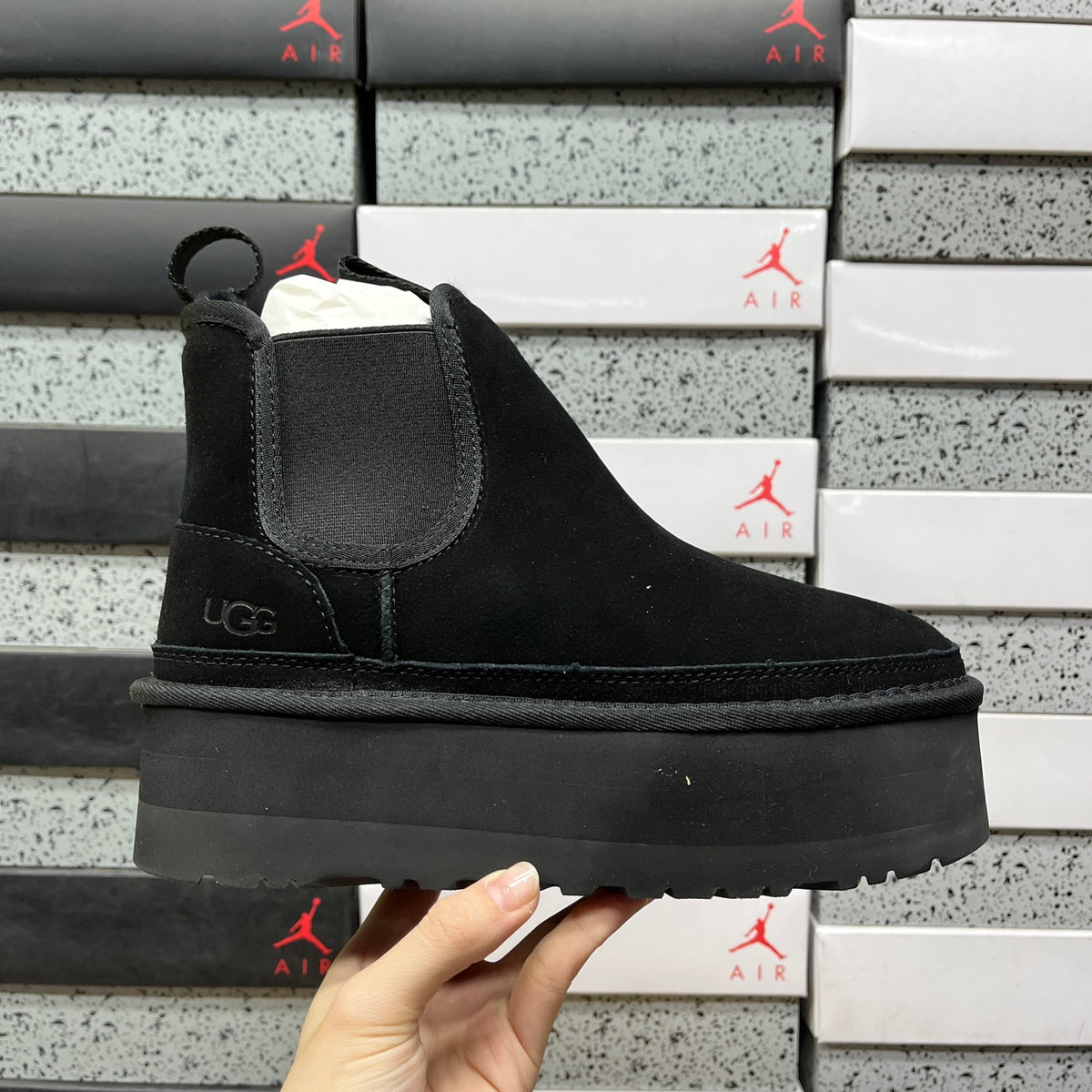 UGG Goldenstar Platform Slipper – Black